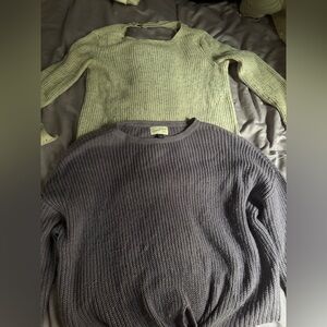 Sweater bundle Paperstore and American eagle